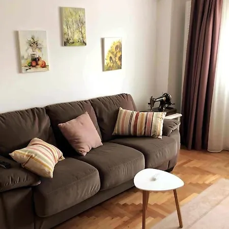 Lady Di Apartamento Braşov